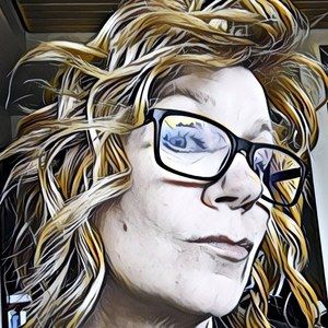 Meet your Posher, Suzanne